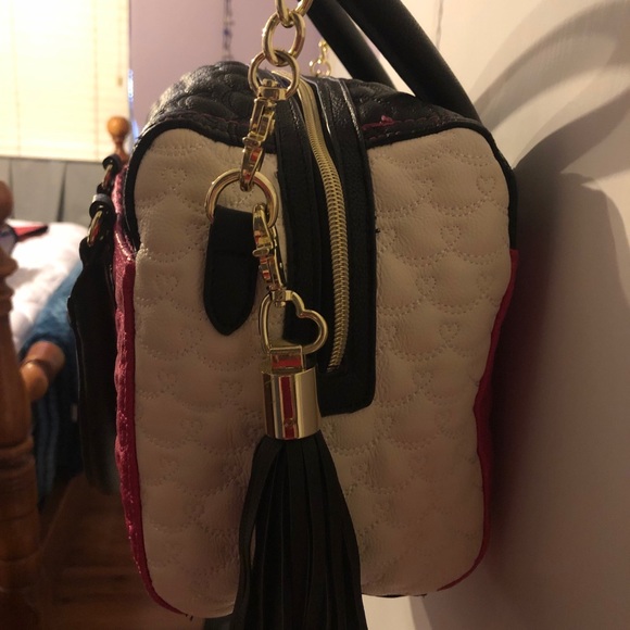 Betsey Johnson handbag! - Picture 4 of 4